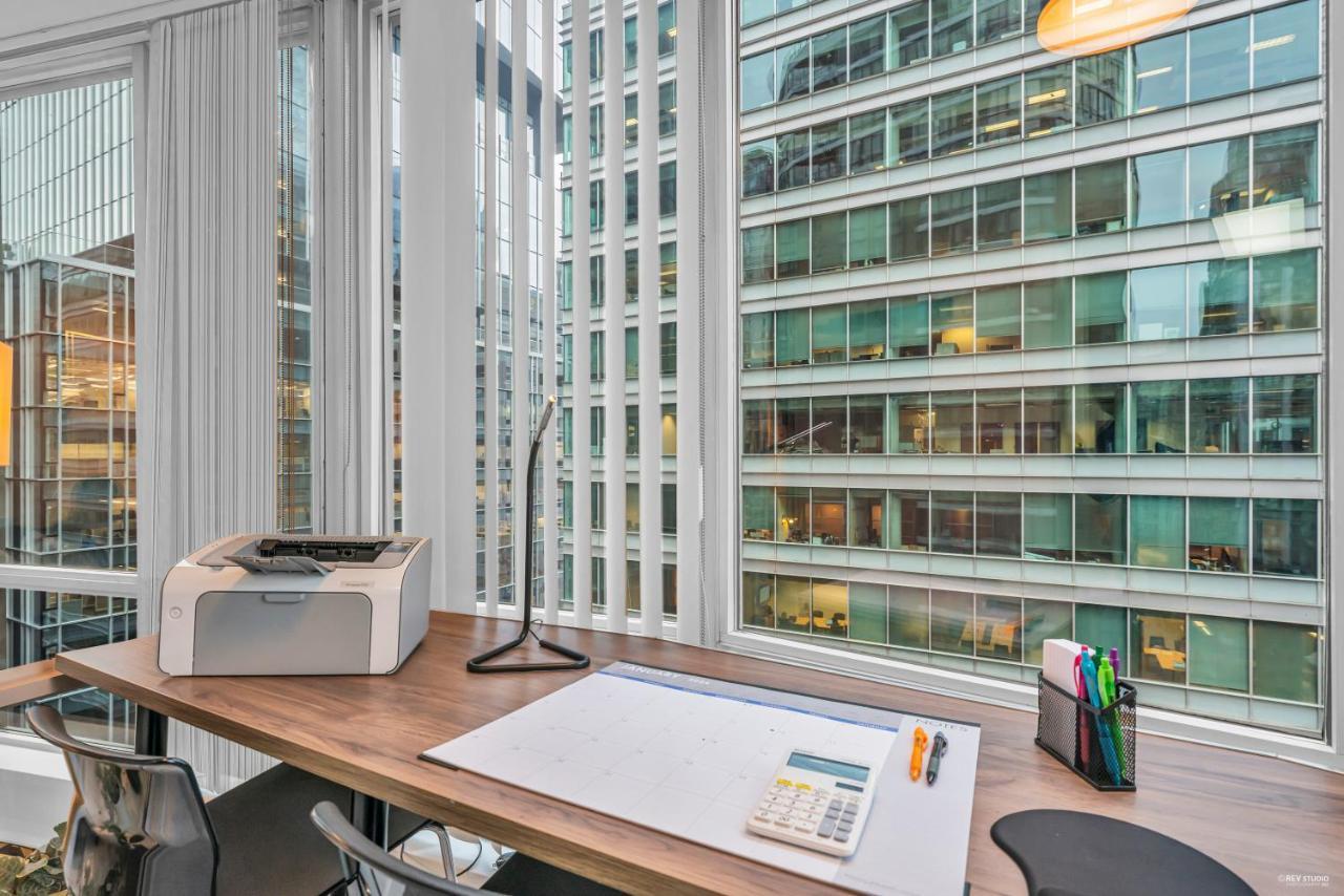 1-Br Condo In Downtown Coal Harbour With Parking And City Views 밴쿠버 외부 사진