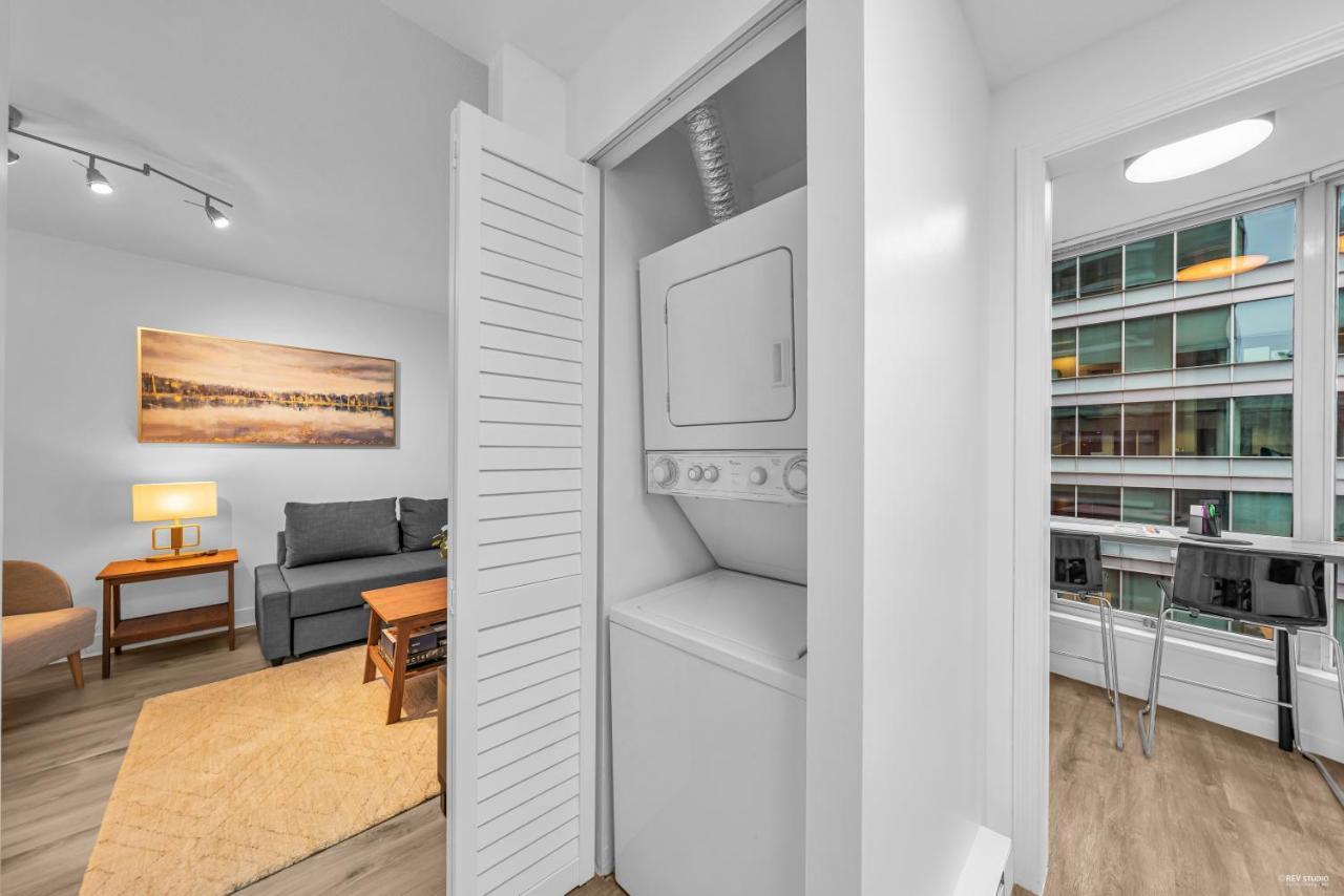 1-Br Condo In Downtown Coal Harbour With Parking And City Views 밴쿠버 외부 사진