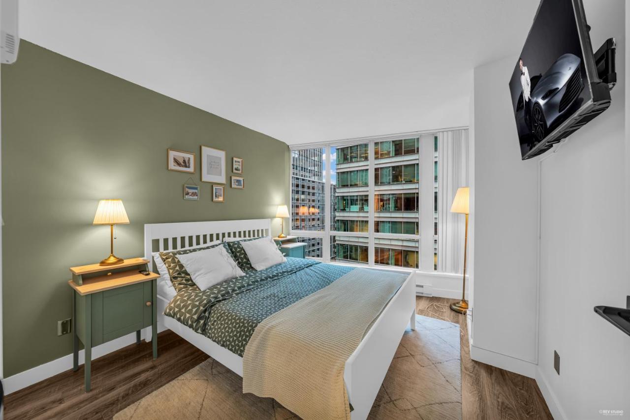 1-Br Condo In Downtown Coal Harbour With Parking And City Views 밴쿠버 외부 사진